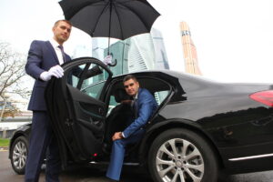 Преимущества заказа автомобиля с водителем